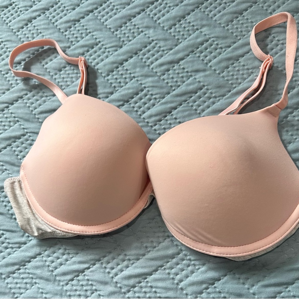 PINK Victoria's Secret Light Pink Bra